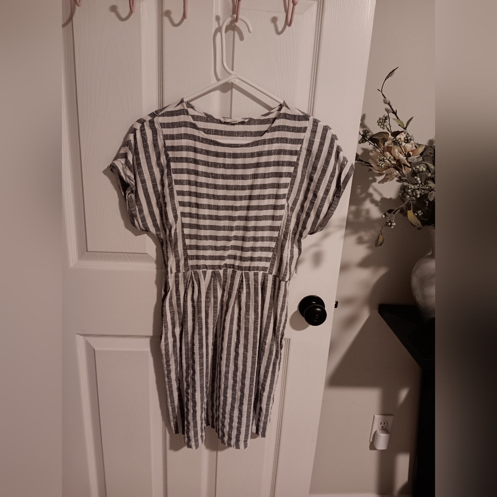 Relished Gray and White Striped Dress. Small.